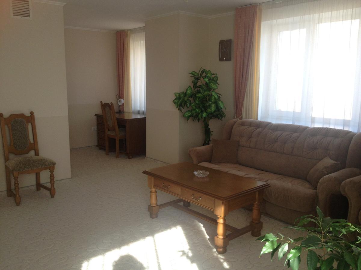 Hotel Muhavets Pruzhany Екстериор снимка